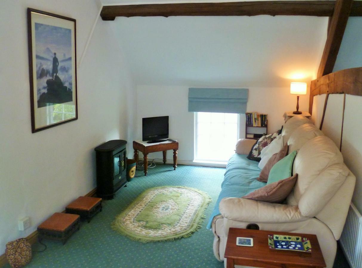 Appartement Dolifor à Llanwrthwl Extérieur photo